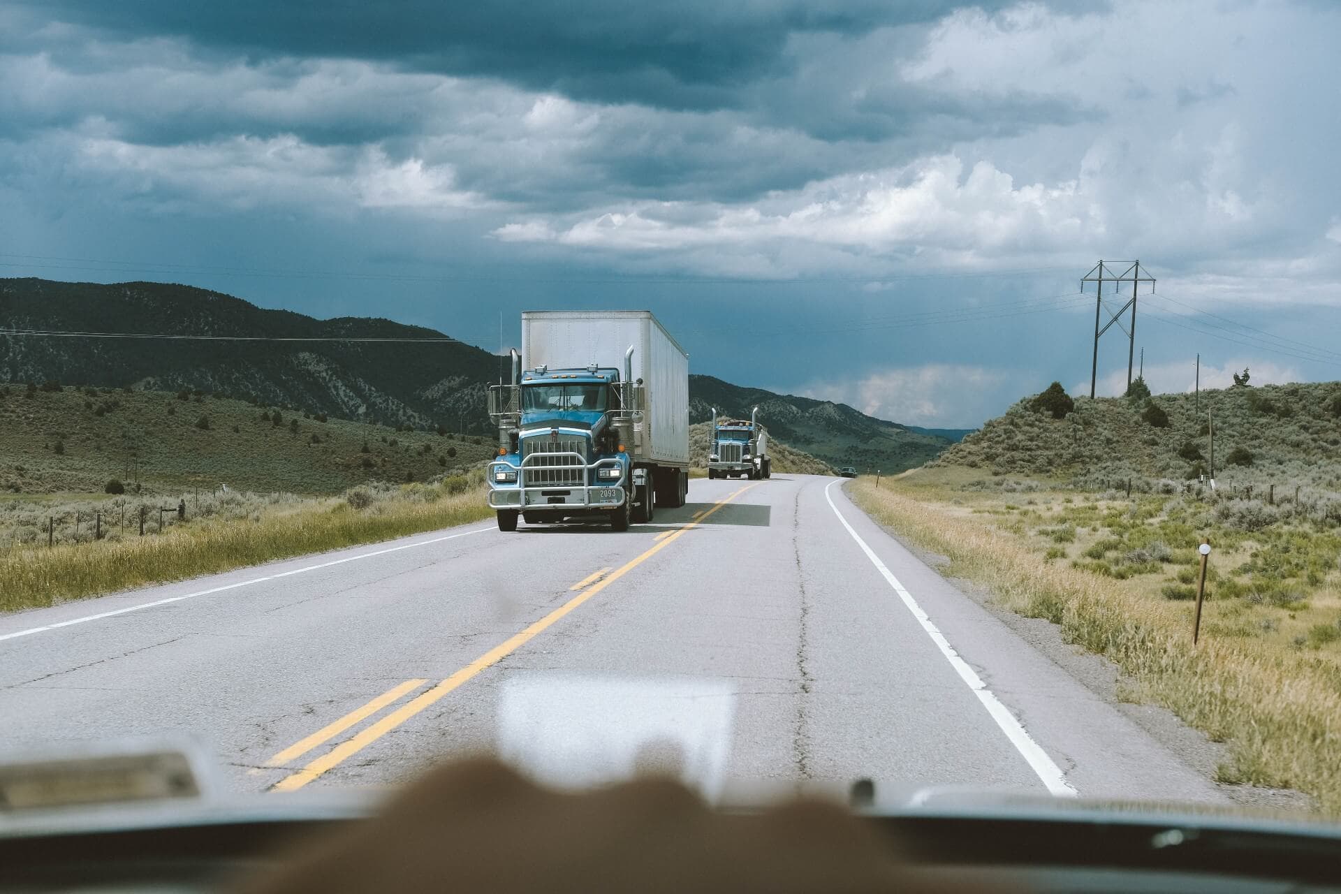 semi-truck-revolver-creative-company-CwgGHjoADdQ-unsplash