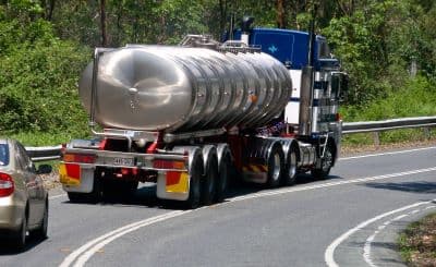 truck-semi-big-rig-tractor-trailer-945364_1920